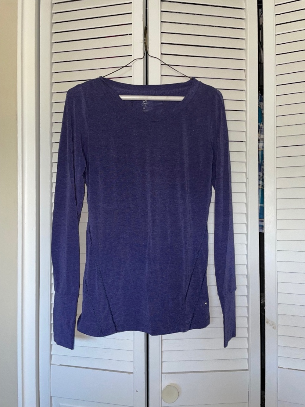 GapFit Breathe Long Sleeve Top